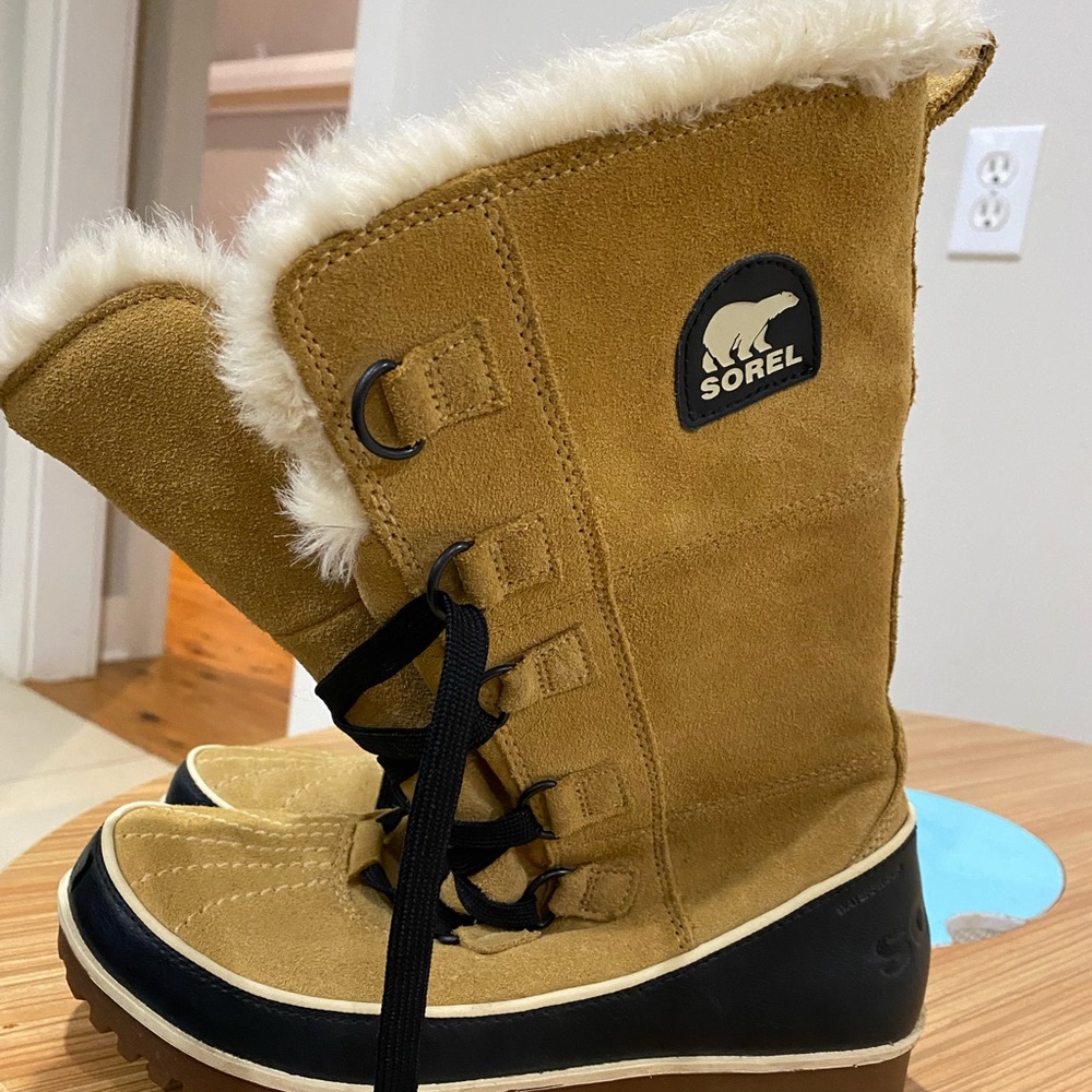 Sorel tivoli II boot